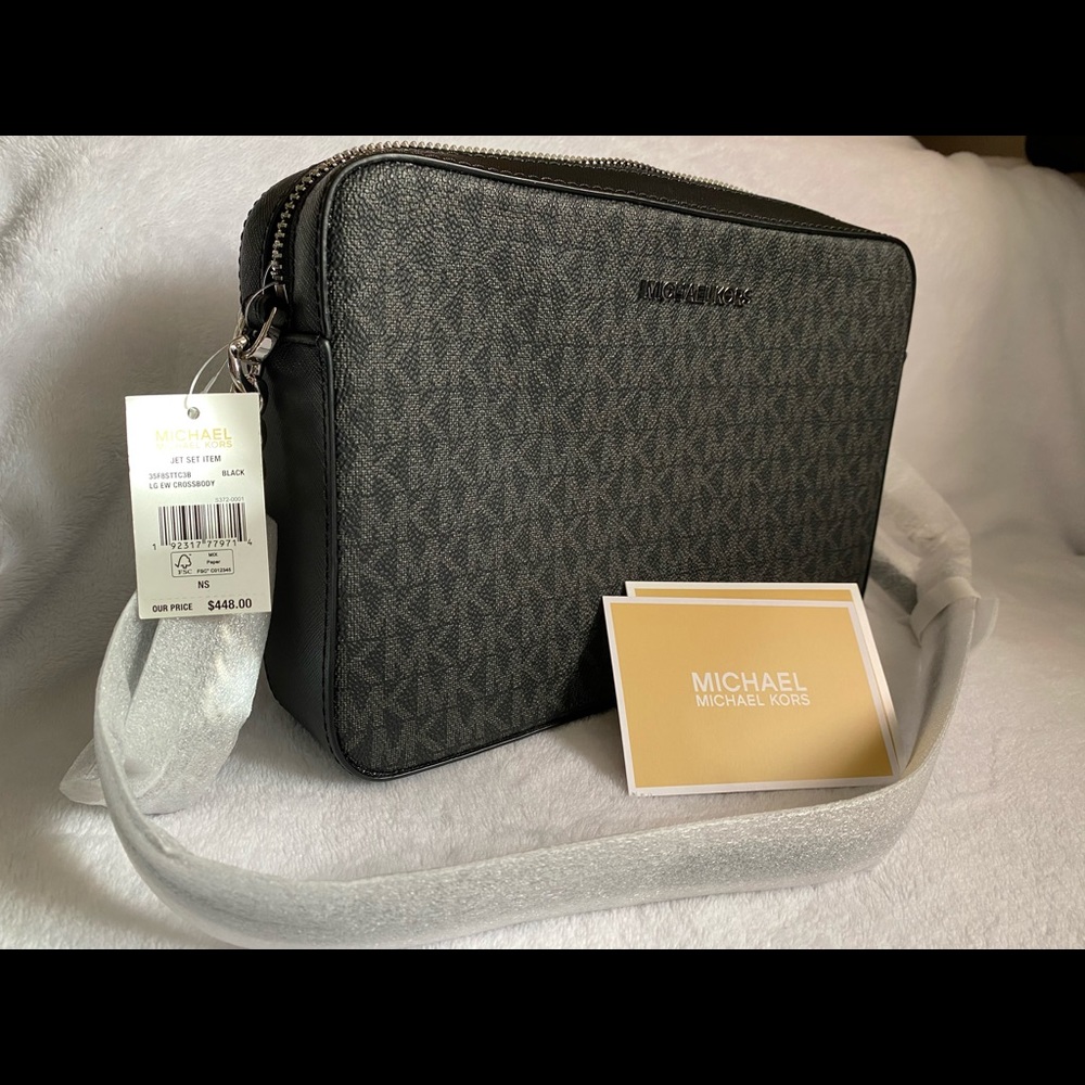 ‼️SOLD ‼️ Mk eastwest crossbody bag. - Picture 2 of 4